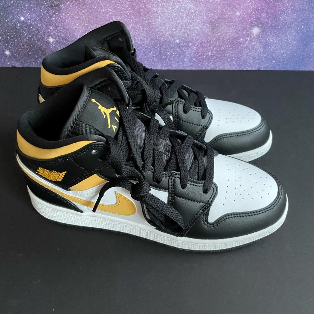 Size 5GS - Air Jordan 1 Mid Pollen MPN 554725-177